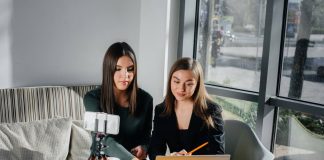 How B2B Influencer Marketing Drives Business Growth in 2025 B2B Influencer Marketing